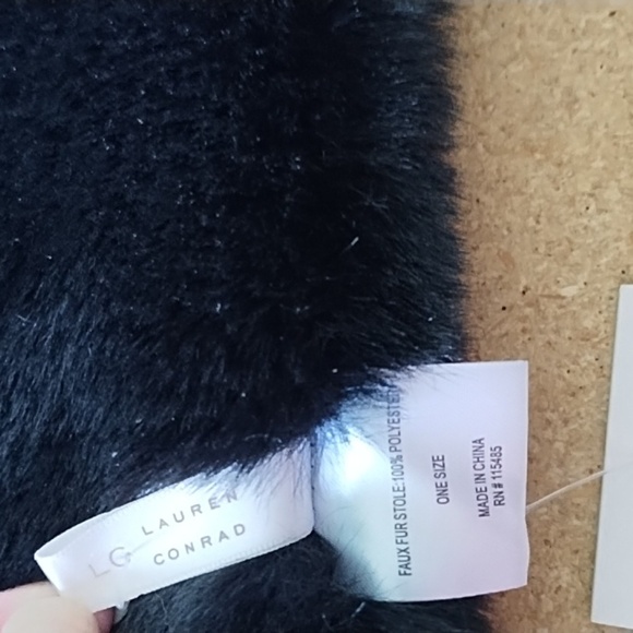 Lauren Conrad faux fur stole - Picture 4 of 5